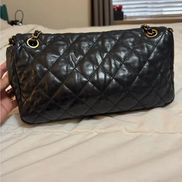 Black calfskin leather Chanel shoulder bag, gold hardware all round series 15 - Picture 11 of 15